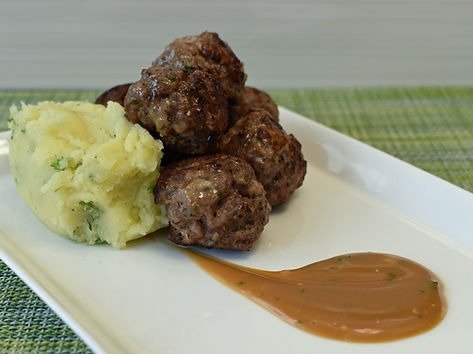 Swedish Meatballs & Mash
